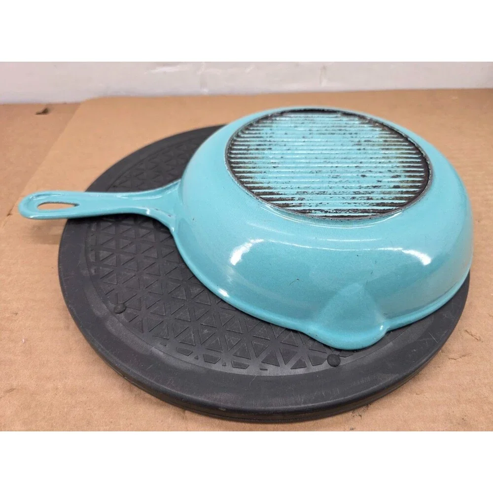 Vintage LE CREUSET Cast Iron Enamel Skillet Pan Turquoise 8 1/2